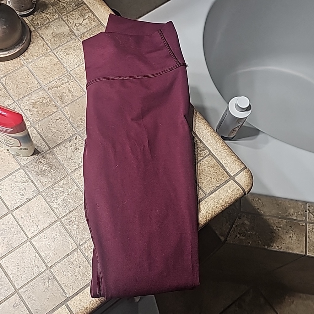Small maroon fabletics leggings